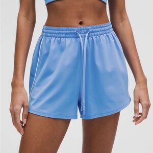 NWT lululemon Court Rival High-Rise Short 3" Pool Party/White